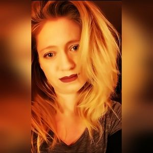 Meet your Posher, Courtney